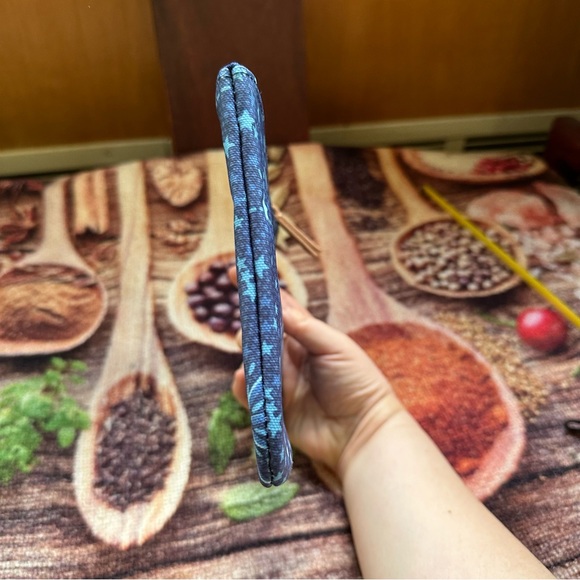 Cath Kidston x Peanuts Dream Zip Pouch Cosmetic Bag Snoopy - Picture 2 of 10